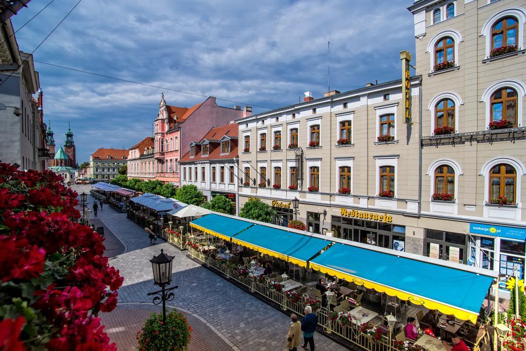 Pietrak Hotel Gniezno Exterior foto