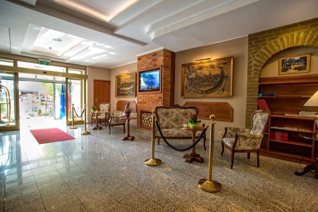 Pietrak Hotel Gniezno Exterior foto